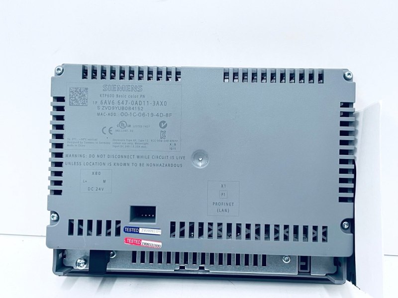 Siemens SIMATIC HMI KTP600 Basic Color PN 6AV6647-0AD11-3AX0 ZVD9YUBO84152