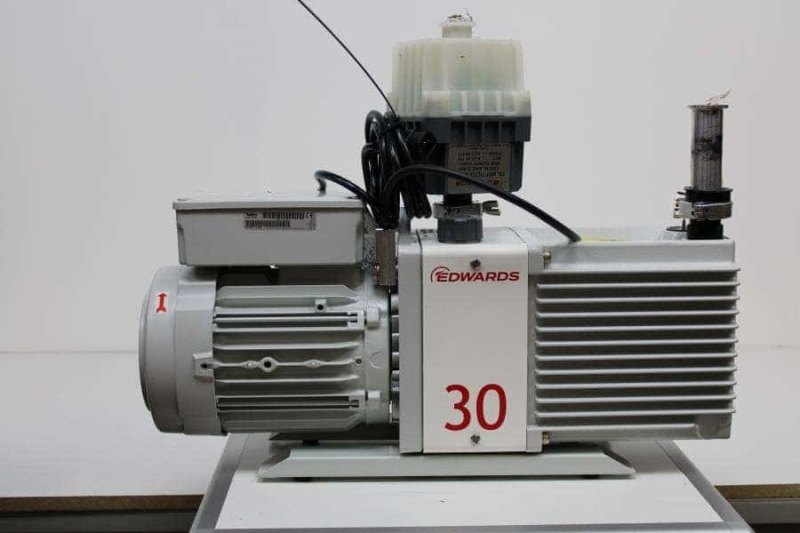 Edwards E2M30 Draaischuif Vacuüm Pomp