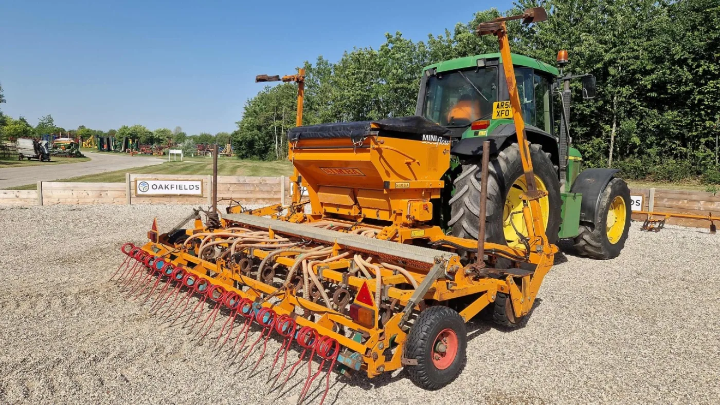 Simba Miniflow 4m Tine Drill - 1