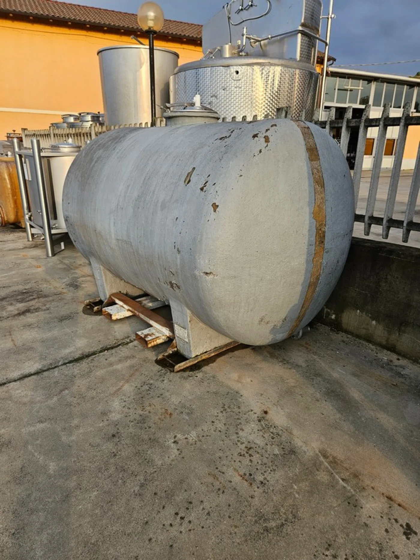 FIBERGLASS TANK FOR CARRIAGE FIRM GIGUA, CAPACITY LITERS 4000 (HL 40) ABOUT, SECOND-HAND EQUIPMENT - 7