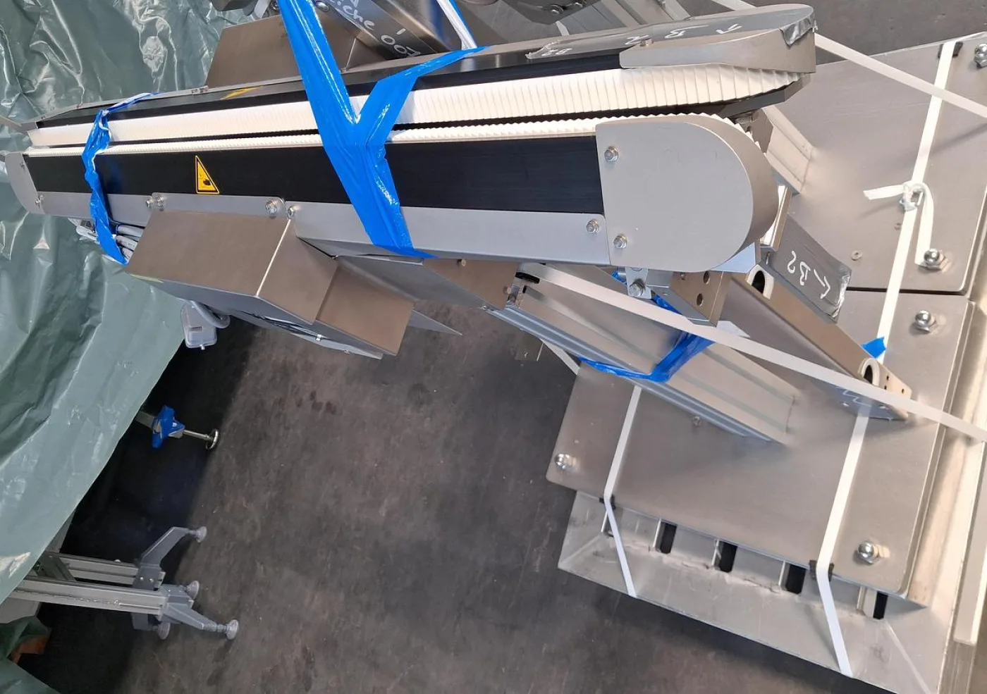 Inova Pharma Systems STS 1200 Edelstahl Zuführ- und Transportsystem - 6