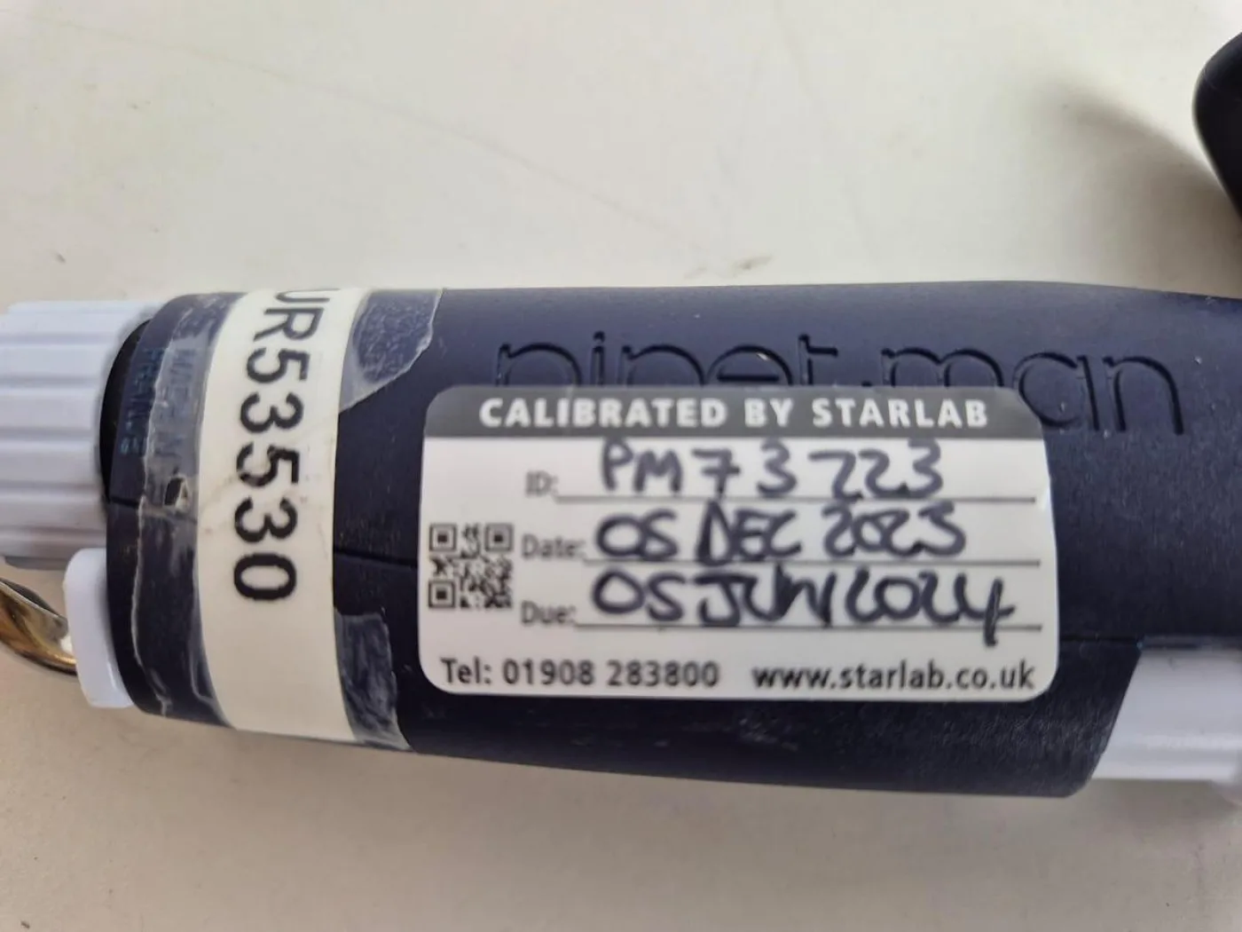 Gilson PIPETMAN L P1000L 100-1000uL Single Channel Pipette Colour-code BLUE - 4