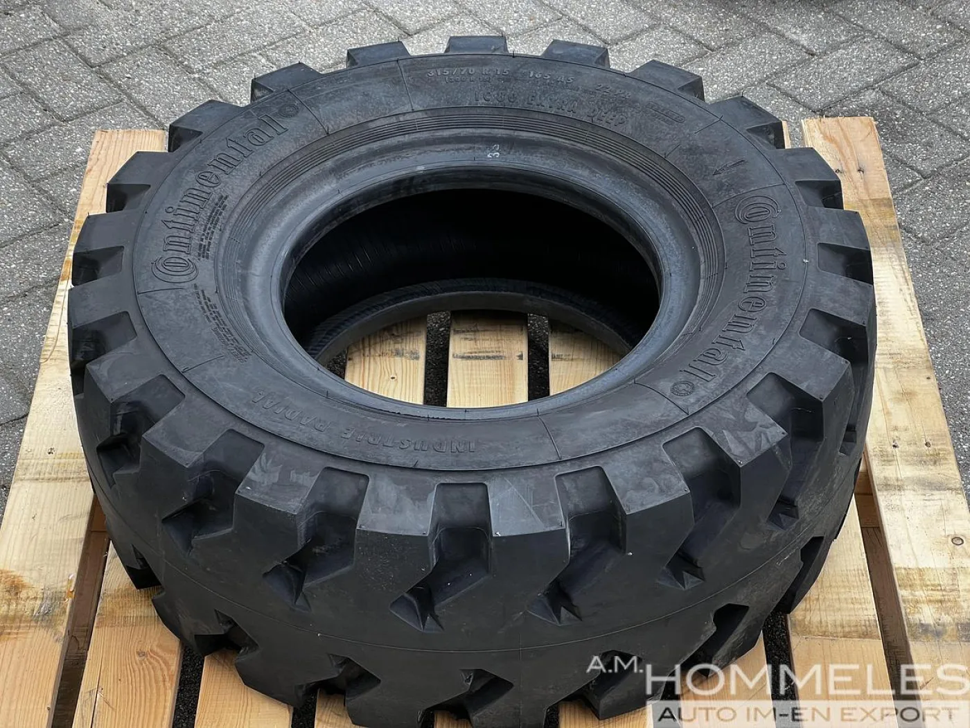 Continental 315/70R15 (300-15) 22PR - 1