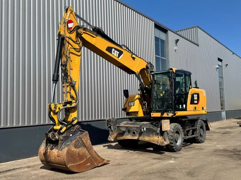 Caterpillar M316F Mobile excavator
