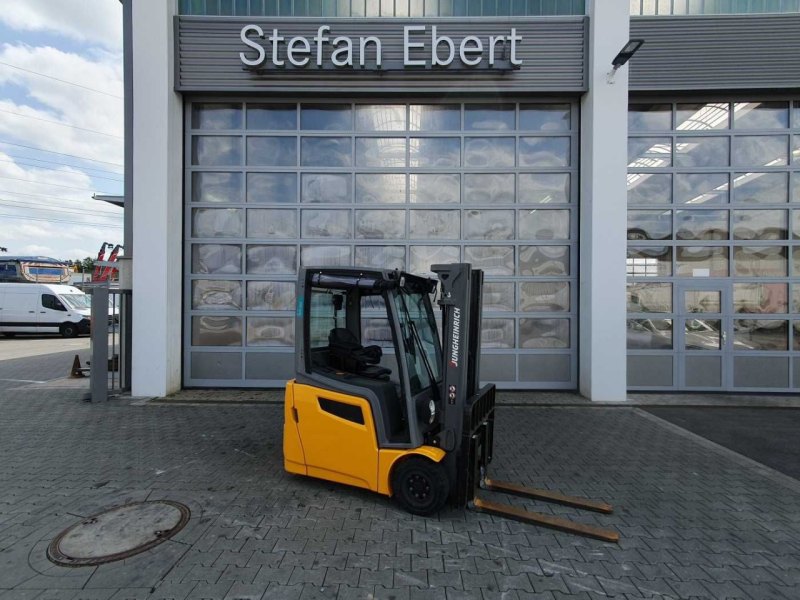 Jungheinrich EFG 215 / Triplex: 4.25m! / nur 3.439h! / 2022