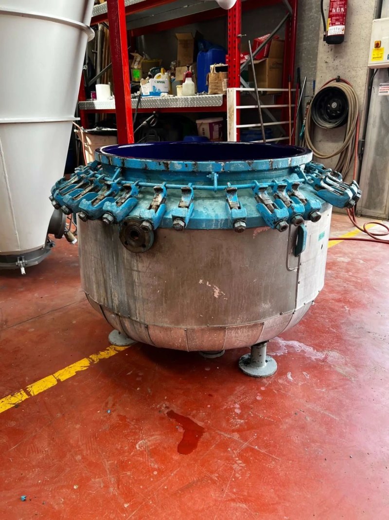 ENAMELED DIETRICH REACTOR 290 LITERS WITH AGITATION AND USED JACKET