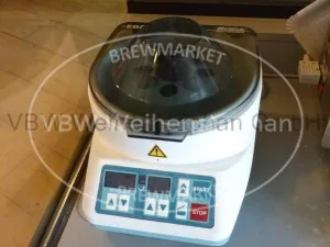 Laboratory centrifuge
