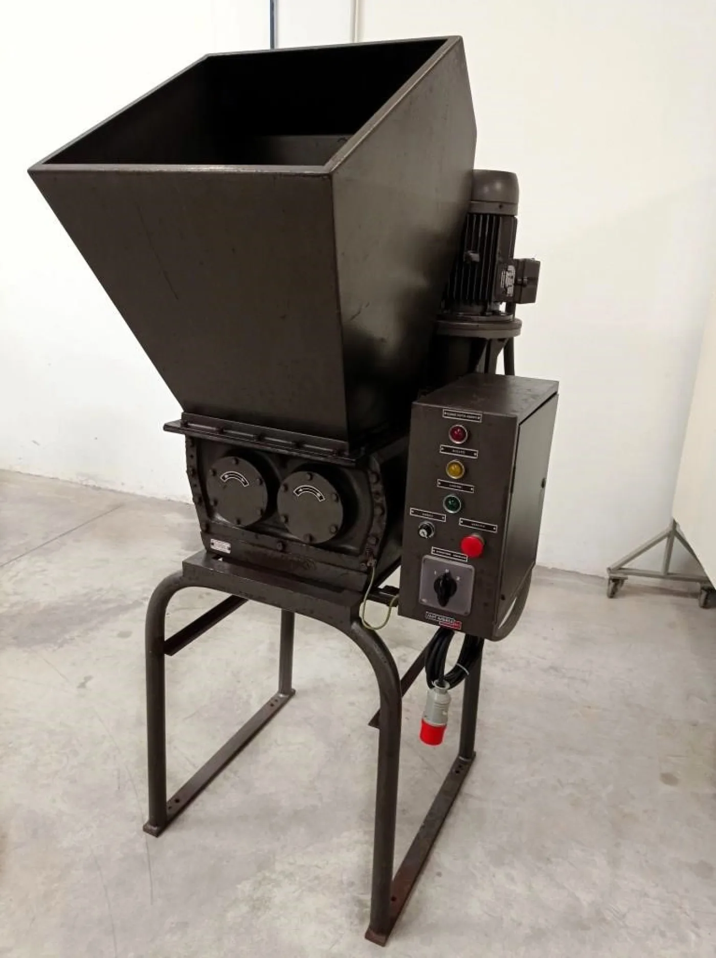 TRITURATORE INDUSTRIALE – SANT’ANDREA – MOD. G405 - 1