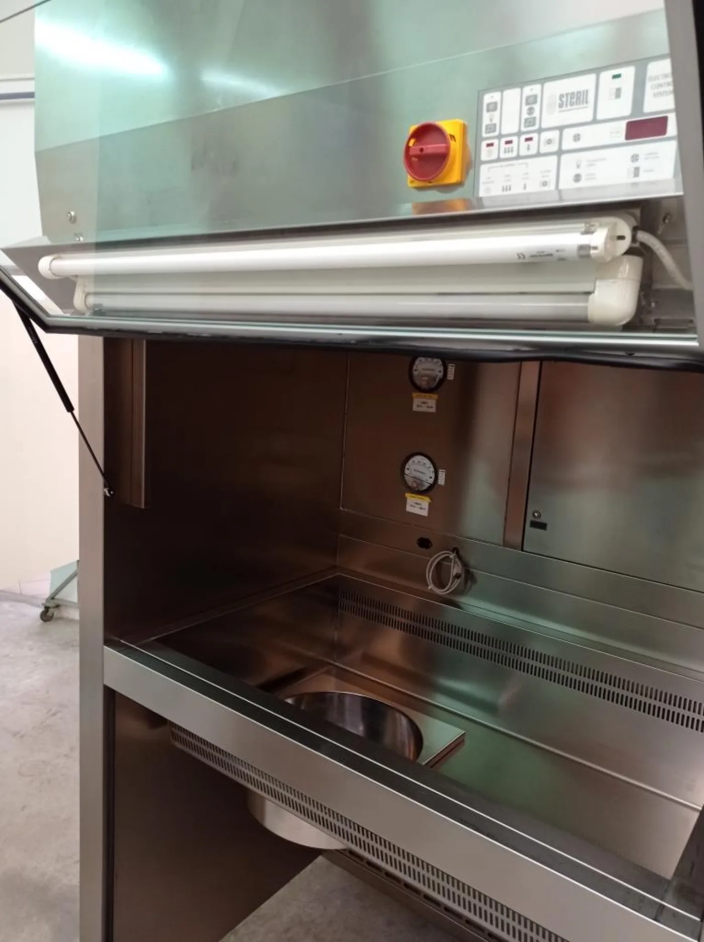 CAPPA DI SICUREZZA BIOLOGICA – STERIL – MOD. DISPENSING - 8