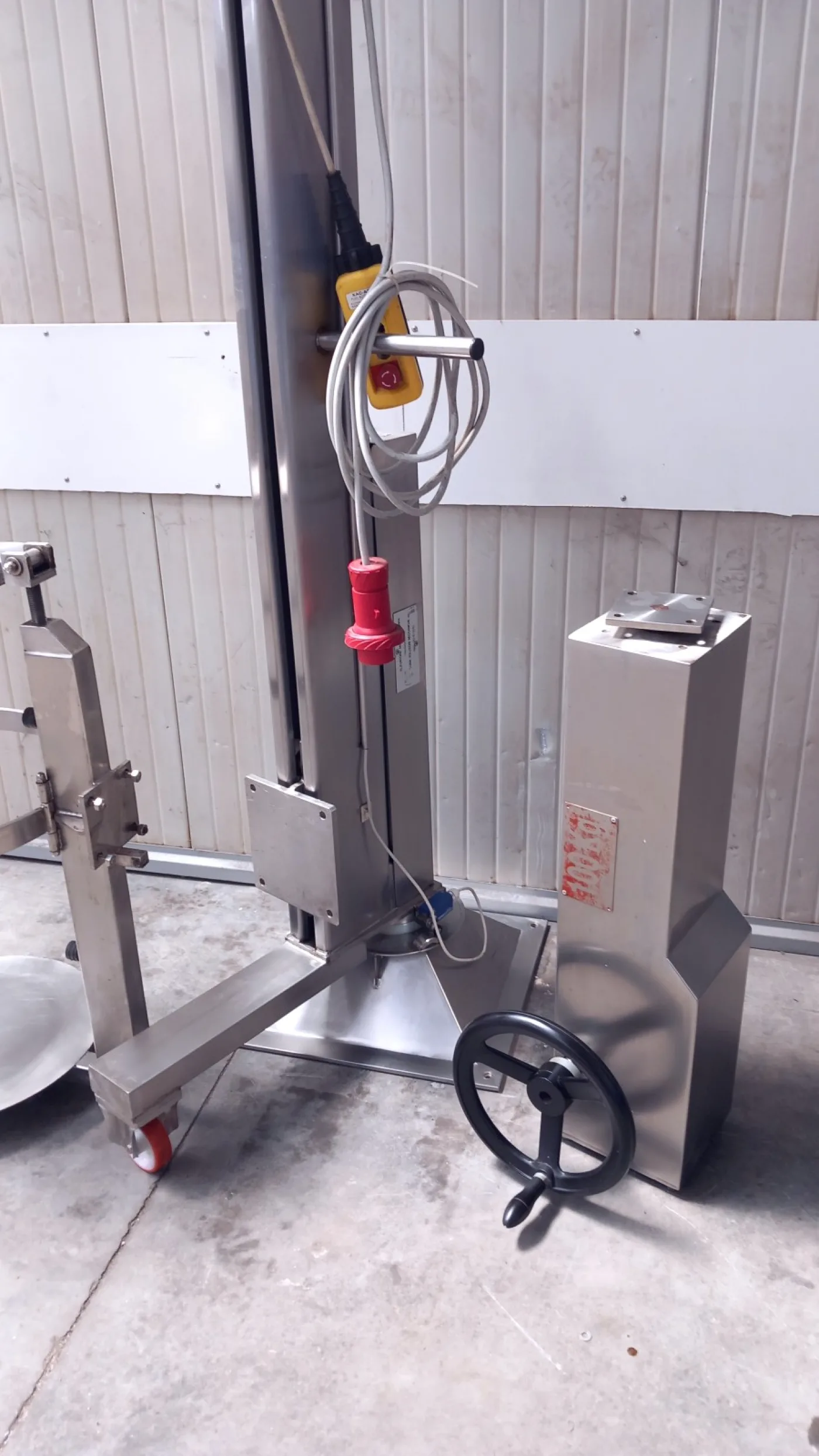ELEVATORE A COLONNA – PACKSERVICE – MOD. SH SHERPA - 5
