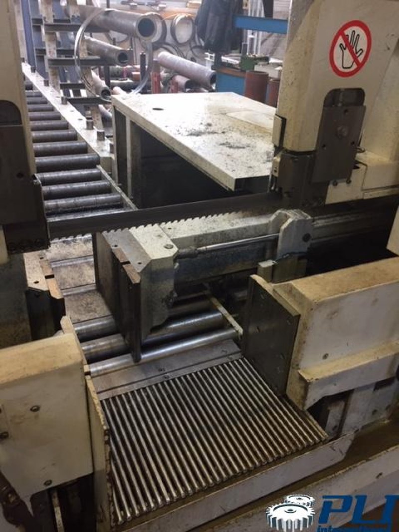 Kasto double column band saw AC4