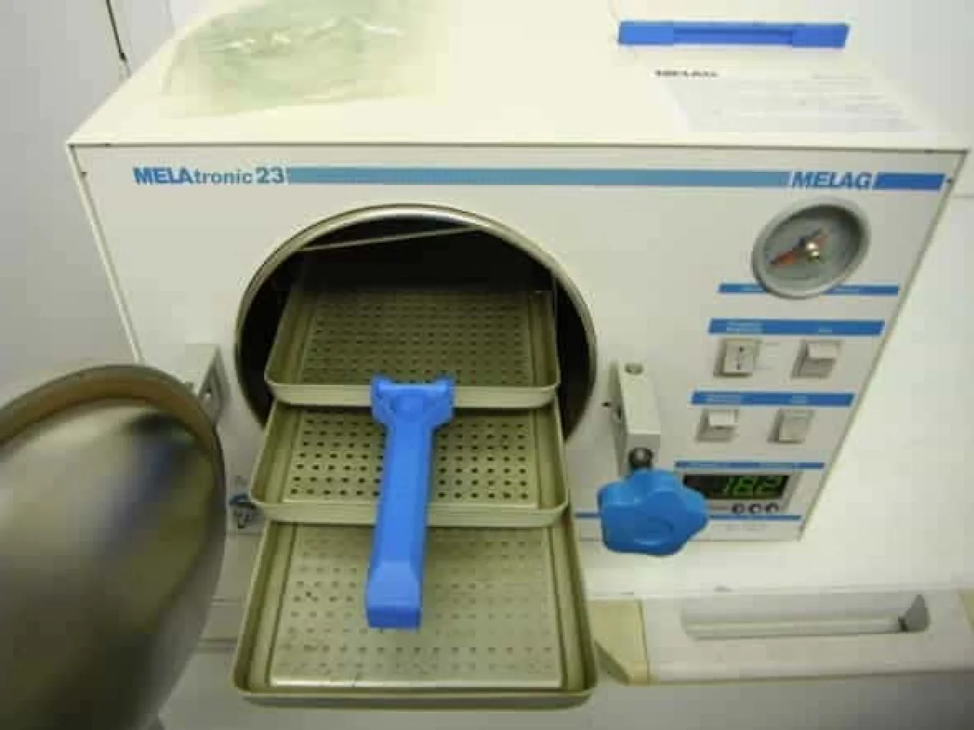 Melag MELAtronic 23 Stoom Sterilisator - 1