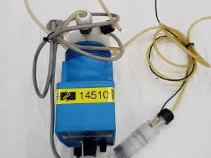 Sludge dewatering pump