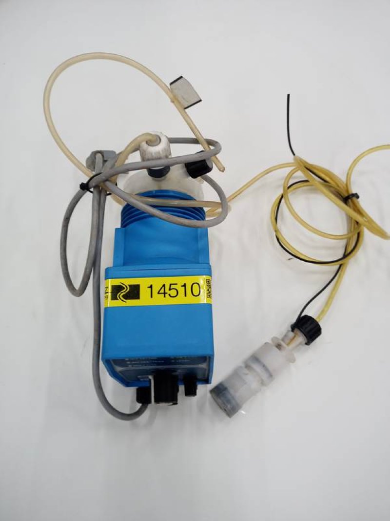 Sludge dewatering pump
