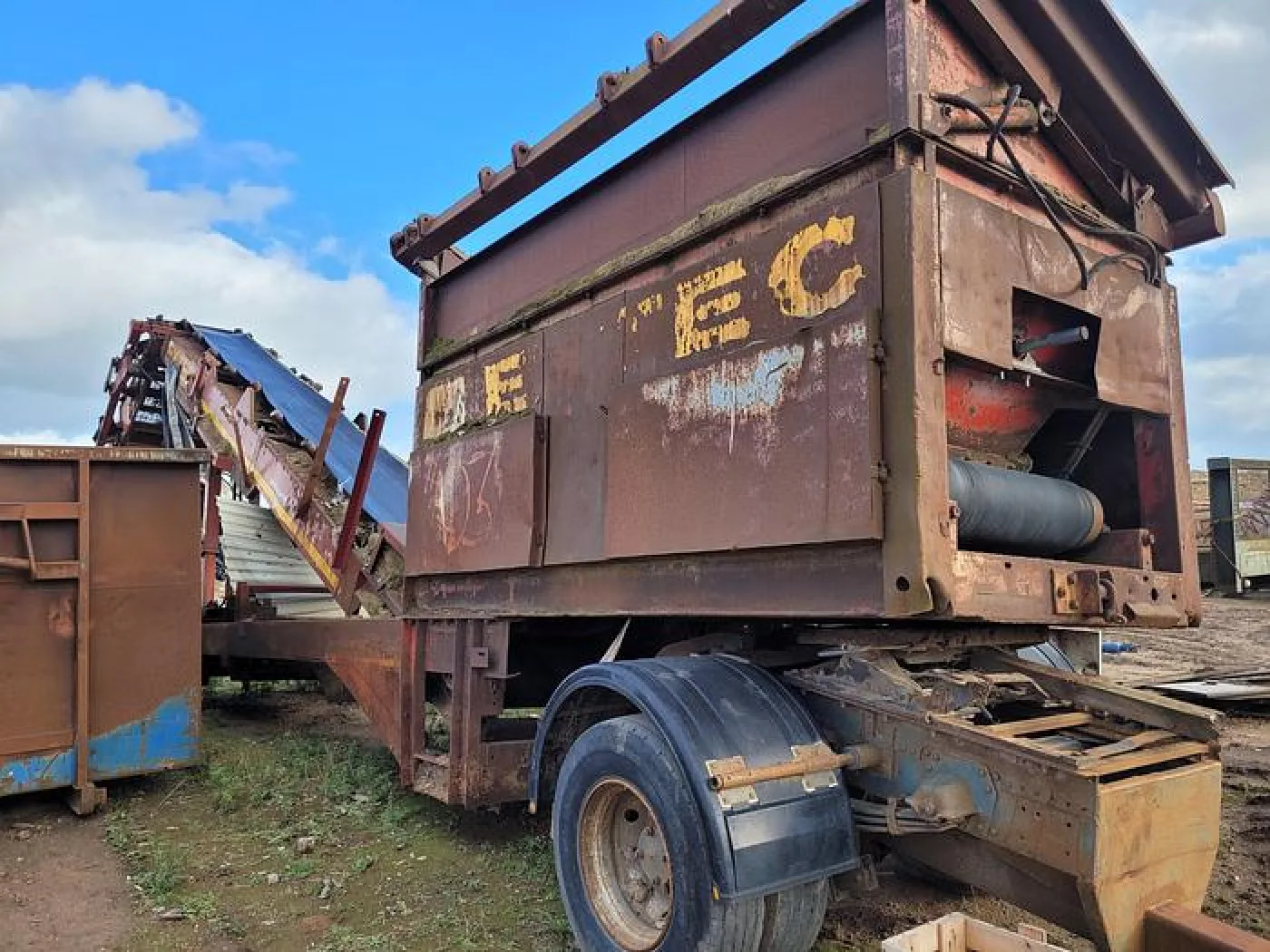 Extec Stacking Conveyor and Screener - 2