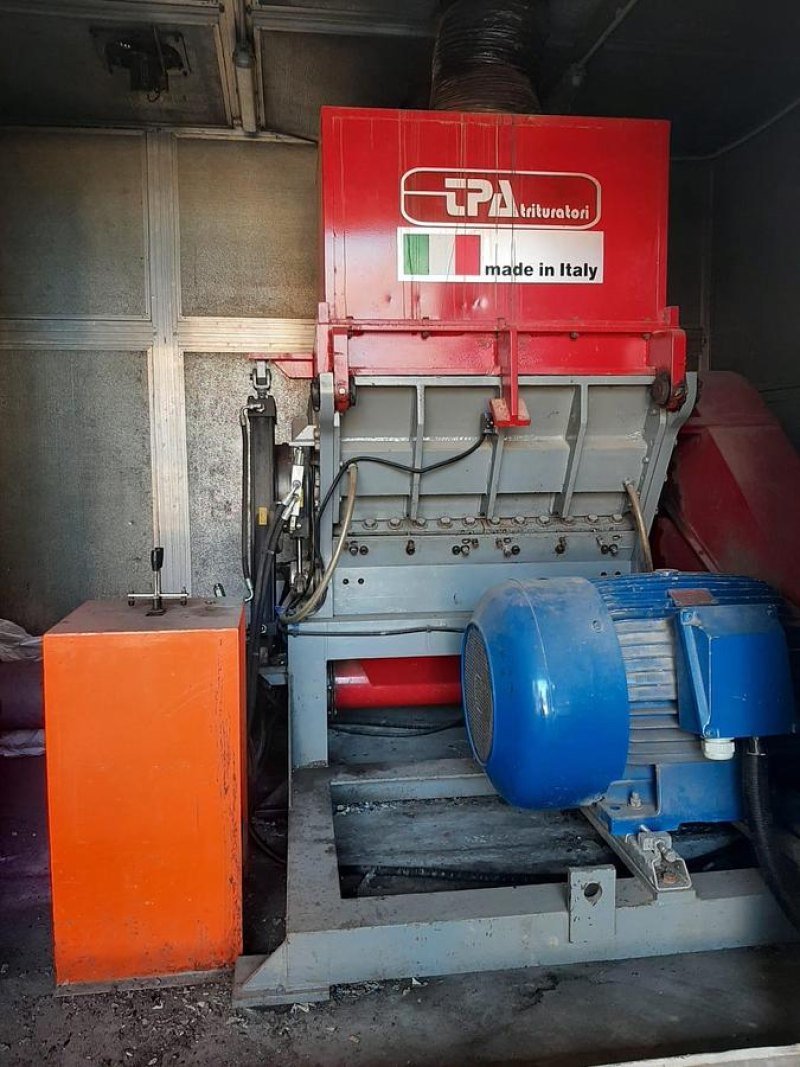 2008 TPA Trituratori Plastics Shredder, Granulator & Conveyor Full Plant