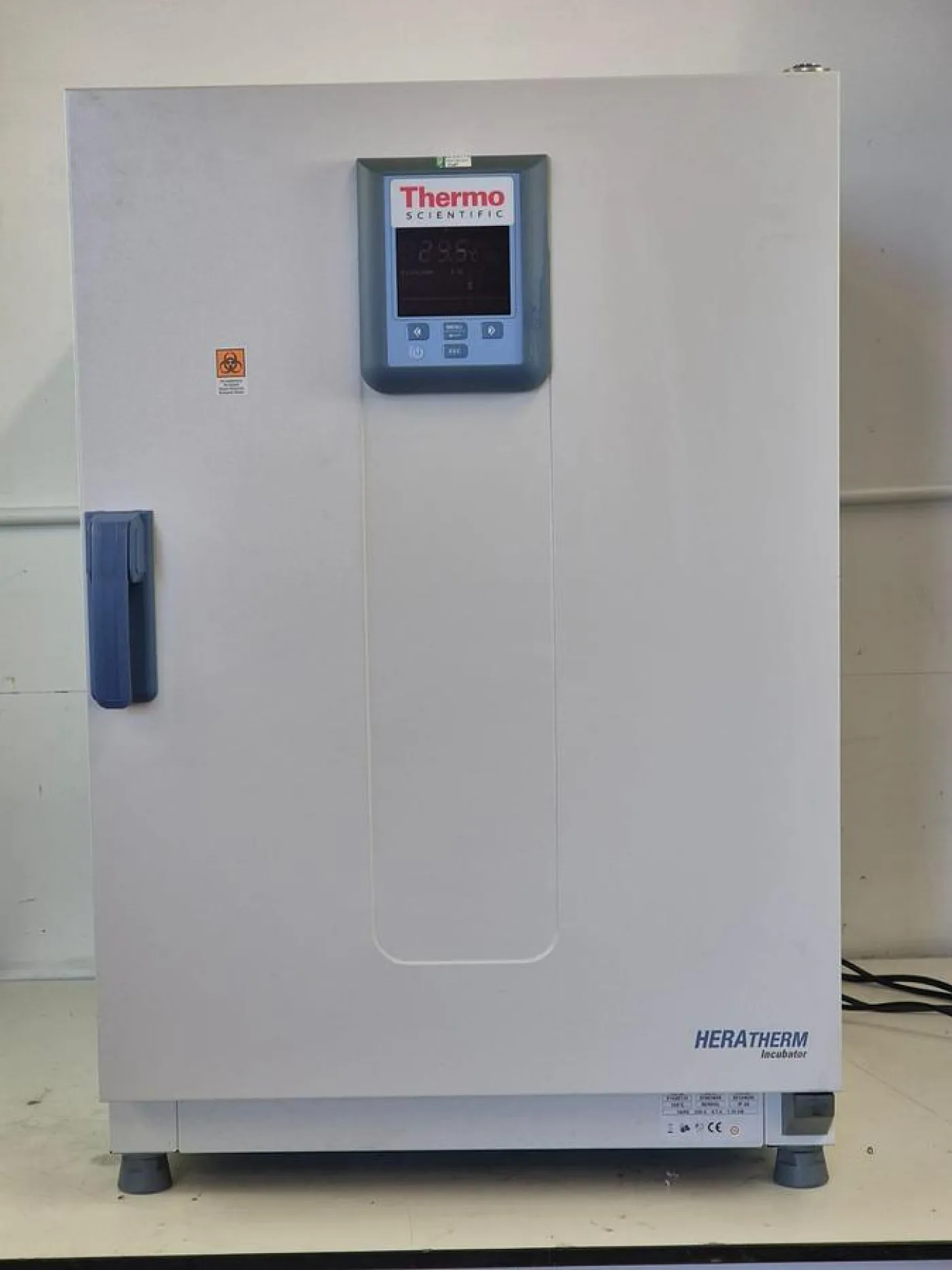 Thermo Scientific IMH180 Heratherm Incubator - 1