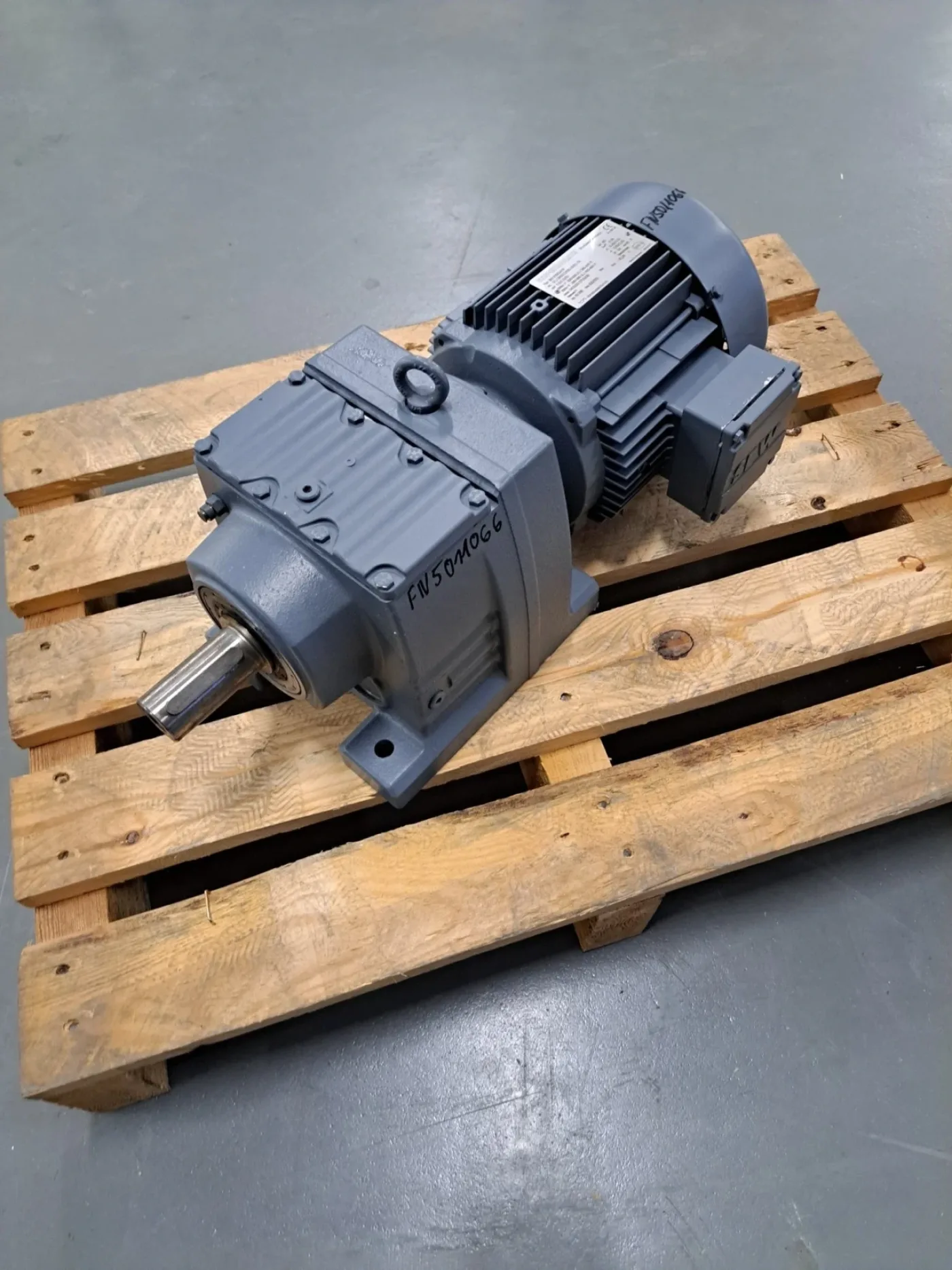 SEW Eurodrive Getriebemotor R67DT90LA/TF - 4