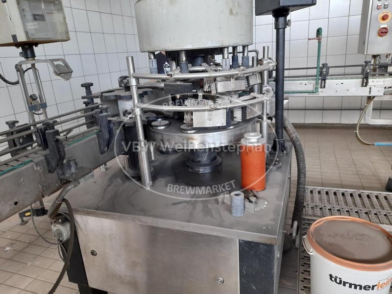 Labelling machine