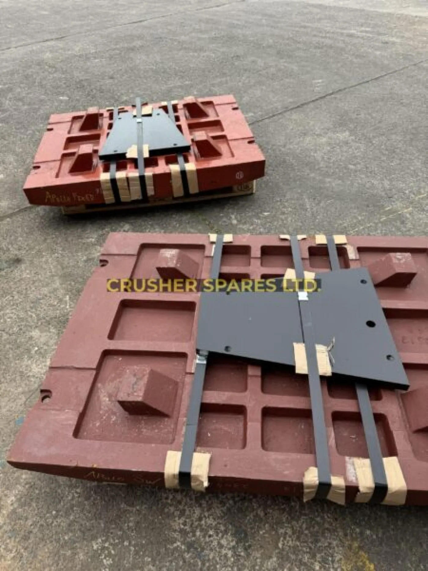 FP106MD004AA00 | Lower Cheek Plates | OM® Apollo | - 1