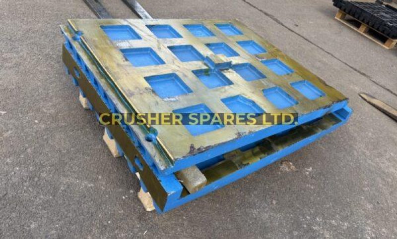 504-015-088 | Fixed Jaw Plate | McCloskey® J40-V2 |