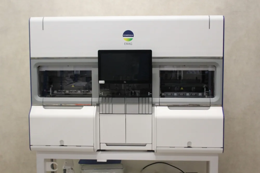 BioMérieux EMAG Nucleïnezuur Extractie Systeem