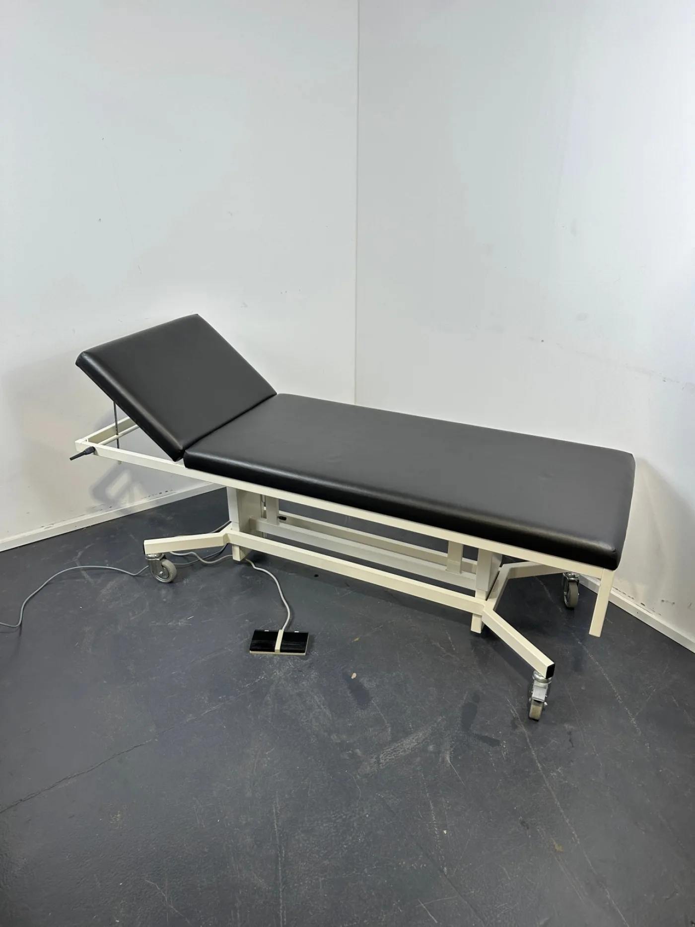 OP-Liege Eron HG-89 E Höhenverstellbar mit Fußschalter - 3