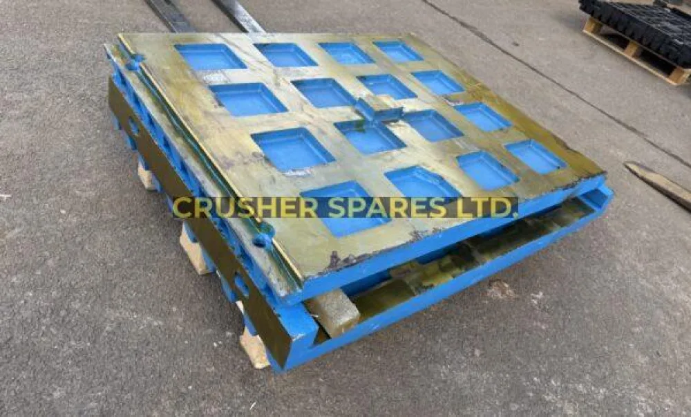 504-015-083 | Swing Jaw Plate | McCloskey® J40-V2 |