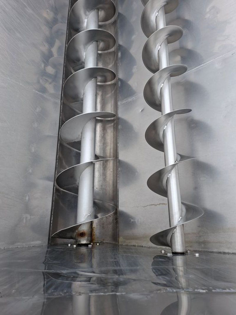 HOPPER / CONVEYOR FOR GRAPES MADE OF STAINLESS STEEL SHEET, SECOND HAND MACHINE