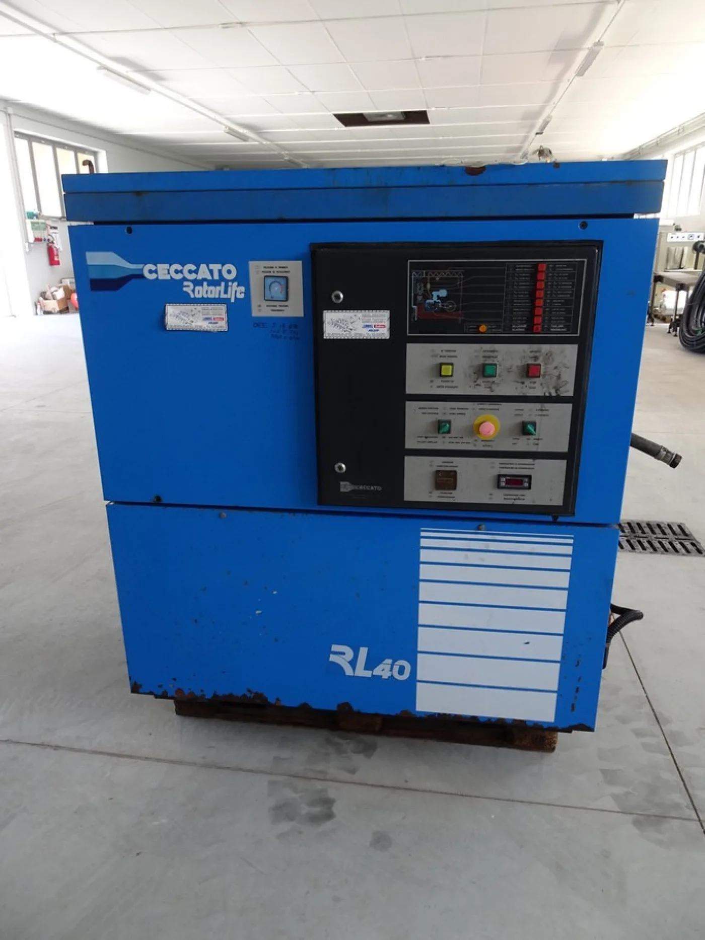 SCREW COMPRESSOR CECCATO MODEL RL40, SECOND-HAND MACHINE - 1