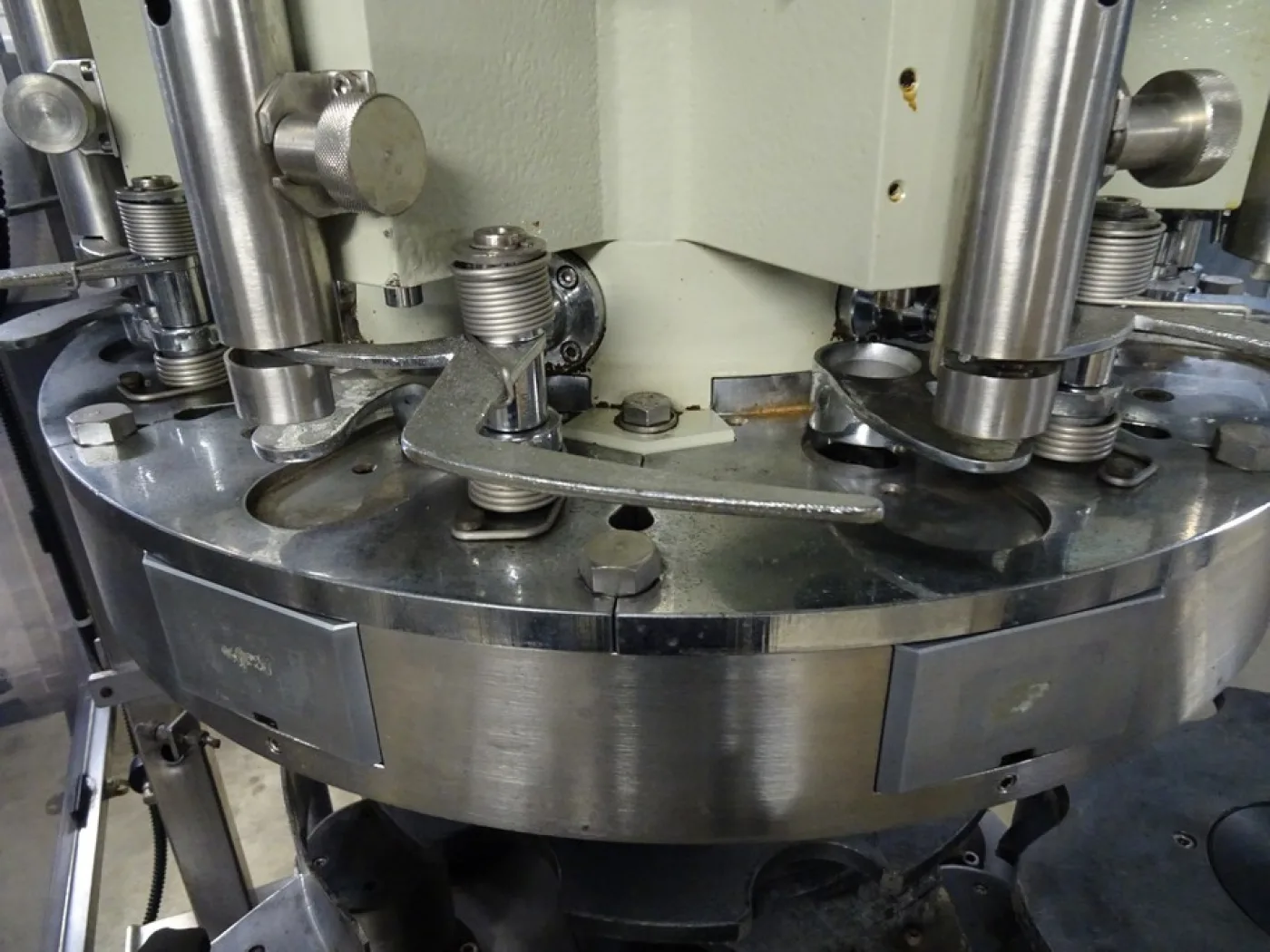 CORKING MACHINE FIRM BERTOLASO DELTA 408 WITH 8 HEADS FOR NATURAL CORK, SECOND-HAND MACHINE - 6