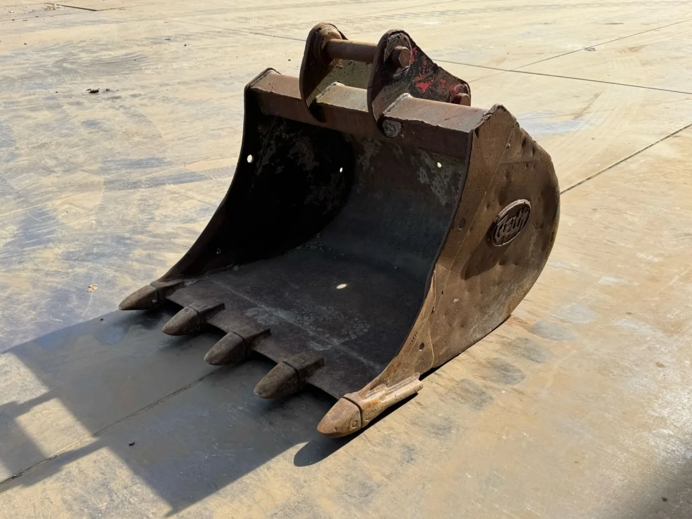 Geith Teeth Bucket - 1