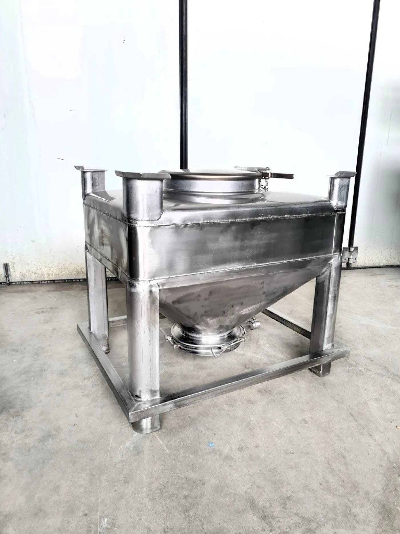 BIN – IBC (CONTENITORE PER MERCE SFUSA) – MOD. 200 LT - 2