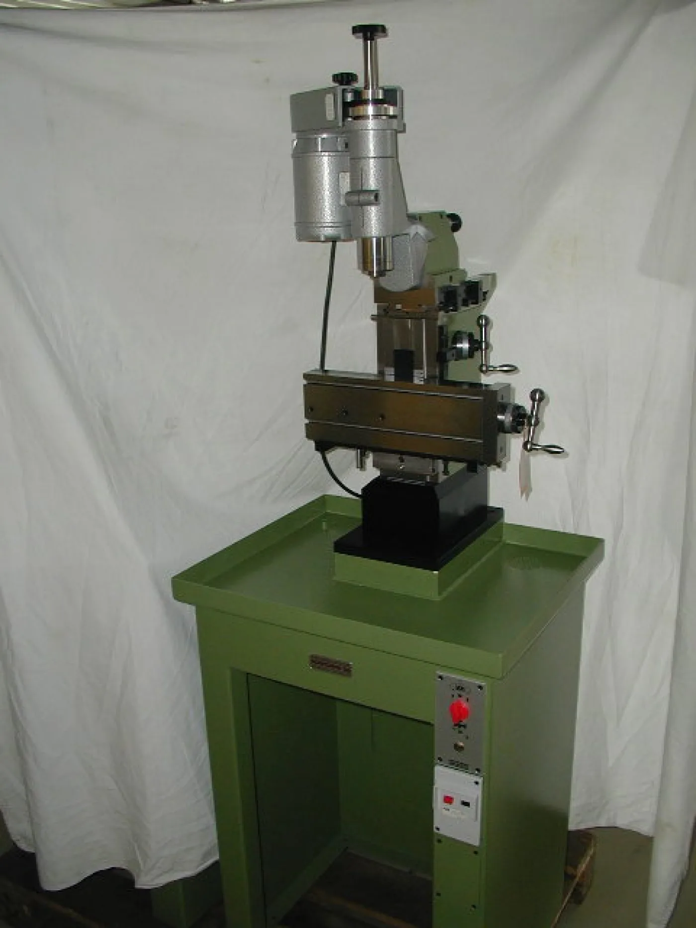 FRAISEUSE UNIVERSELLE “SIXIS” TYPE S1101 - 1