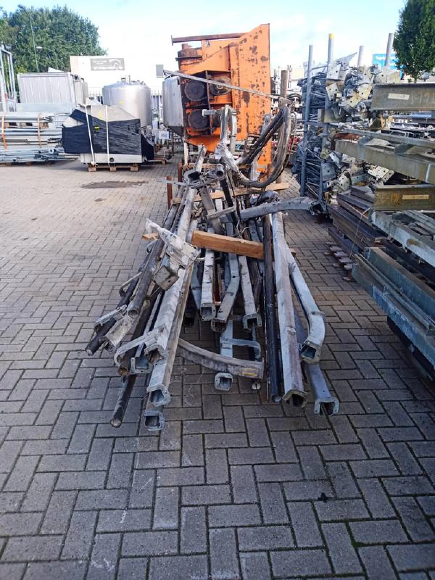 Conveyor line empty hooks/gambrels - 2