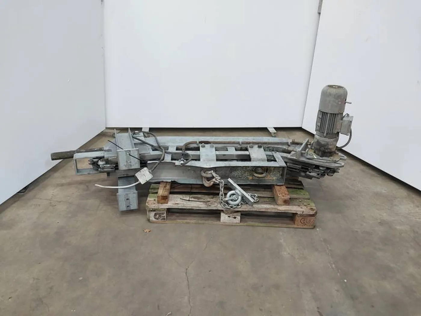 Loading and unloading elevator - 7