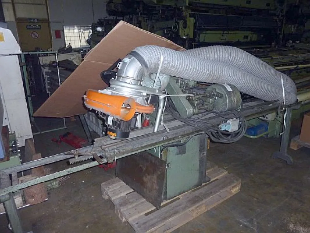 Reinigingsmachine voor rieten met afzuiging