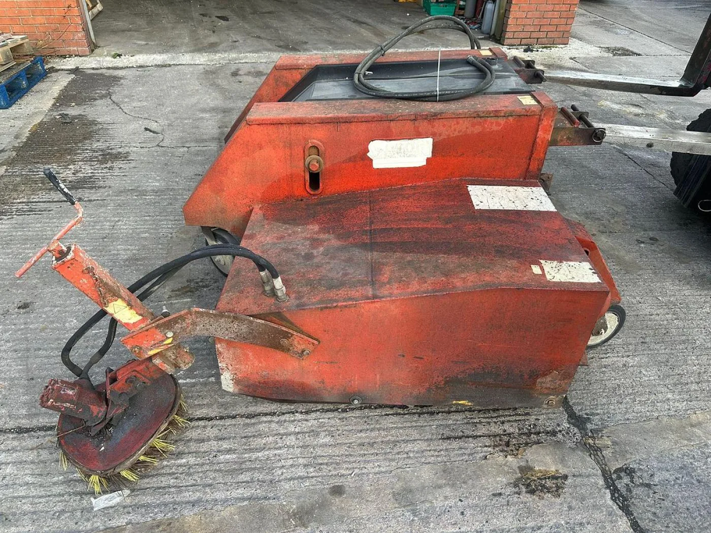 2003 GURNEY REEVE & CO Hydraulic Sweeper CollectorMM213 - 7