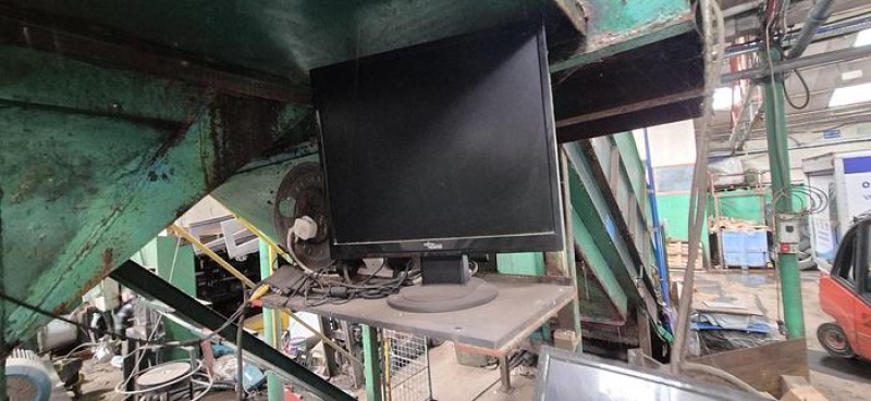 2010 Fully Automatic Baler W/In Floor Conveyor