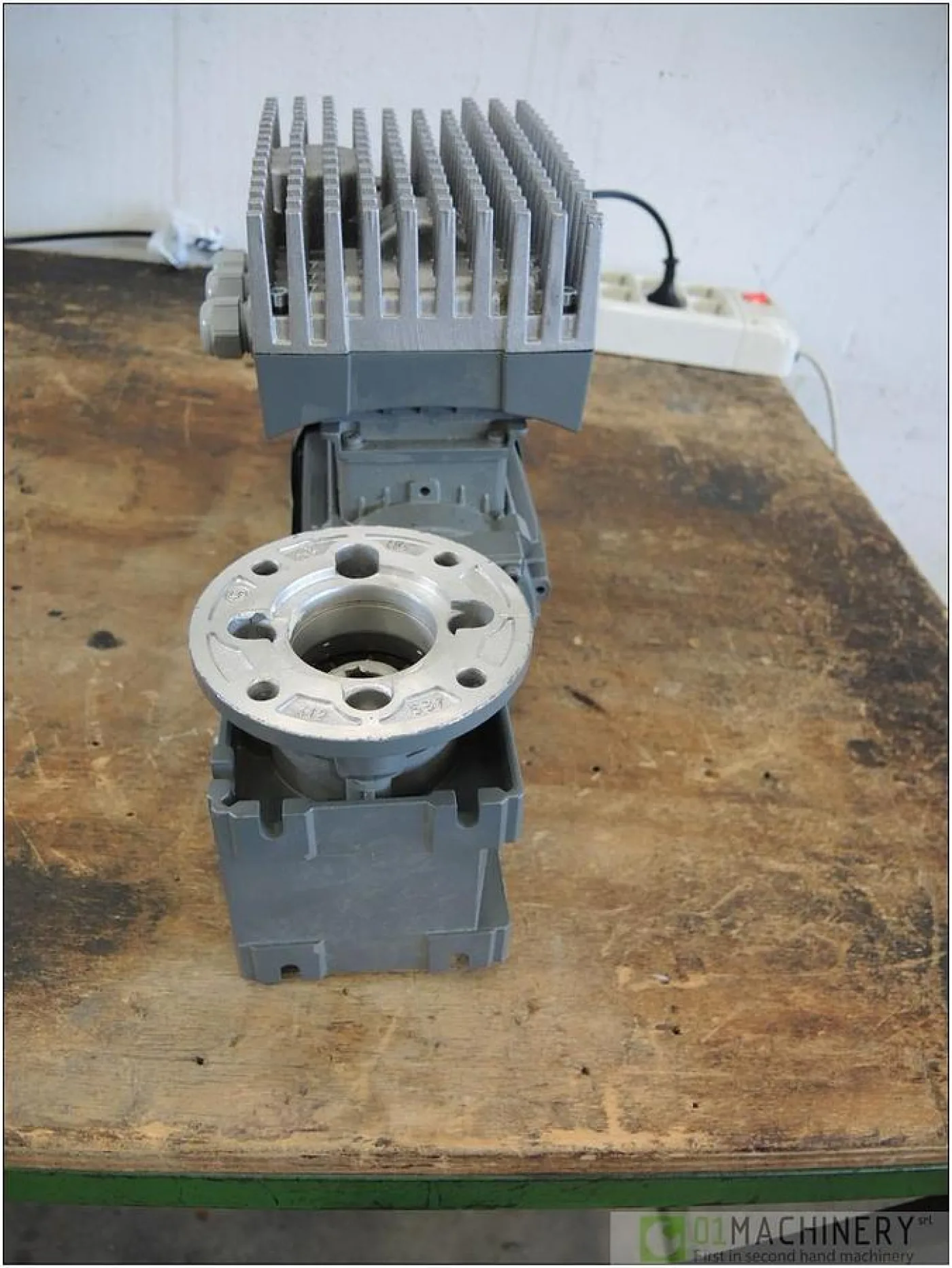 2009 LENZE GKR03-2E HAK 063C12 AI2462 - 3