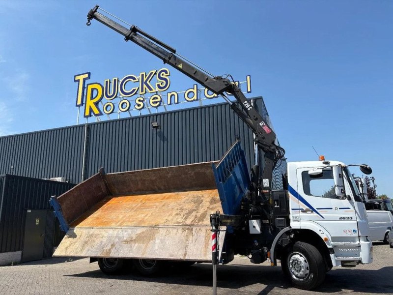 Mercedes-Benz Axor 2633 + HIAB 220 C + REMOTE + 6X4 + 3 SIDE TIPPER + LOW KM + EURO 4