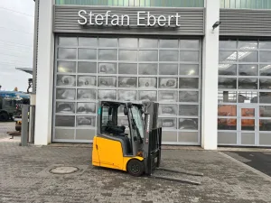 Jungheinrich EFG 215 / Triplex 4.25m / 1.851h / Batterie 2023