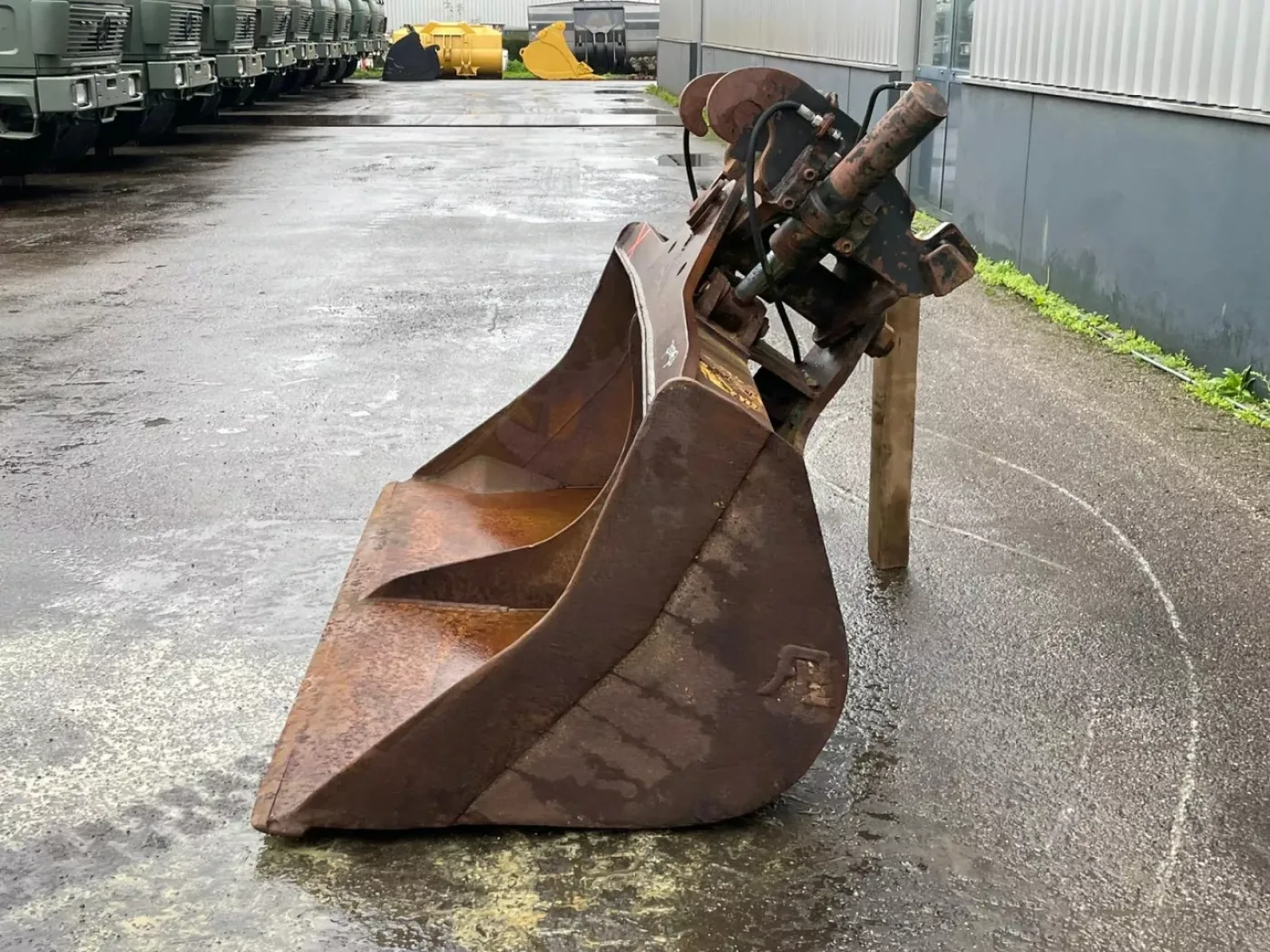 tilting bucket CW40 - 2