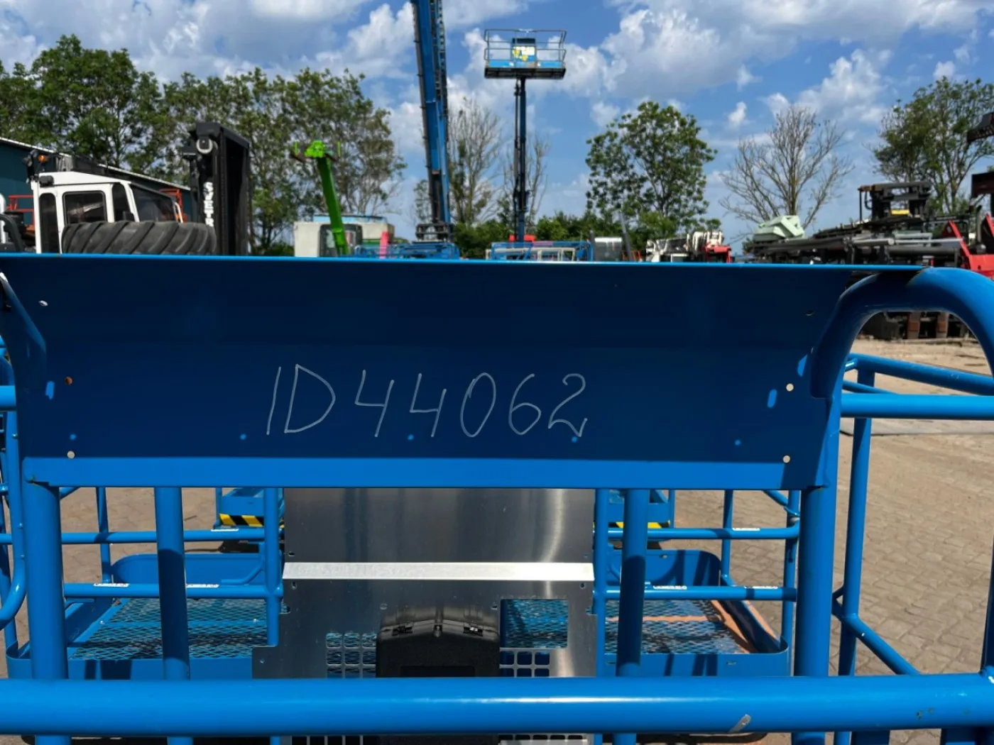 Genie 8FT BASKET- PLATFORM No.1272304GT - 5