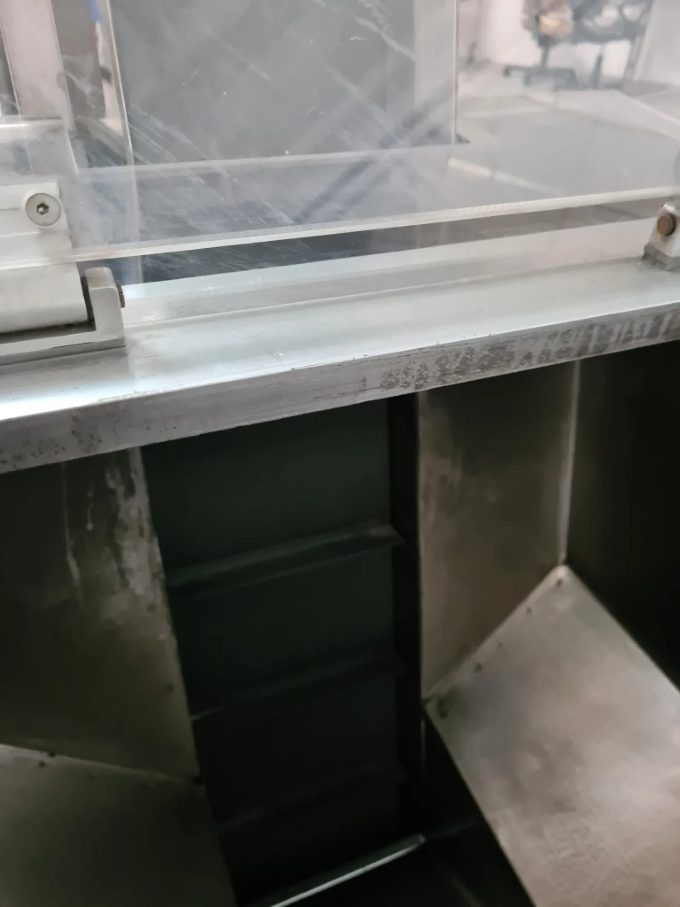ELEVATORE A TRAMOGGIA PER TAPPI – GAMA - 7