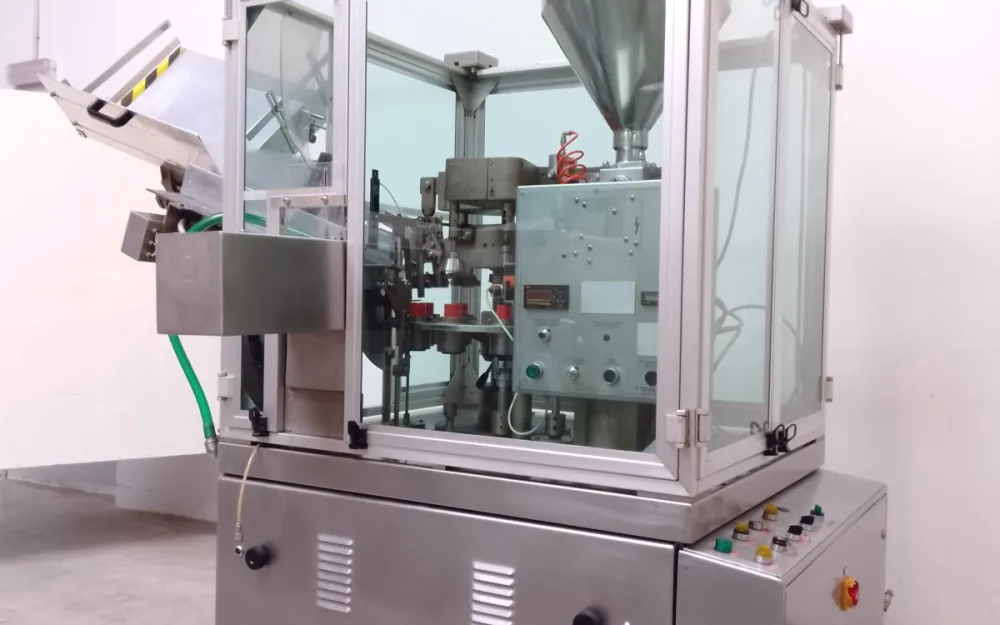 INTUBETTATRICE PER TUBETTI IN ALLUMINIO – TONAZZI – MOD. NOVA 105