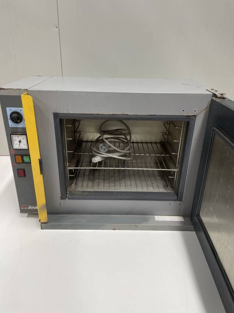 Drying oven