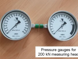 Pressure Gauges for 200 kN Measuring Head