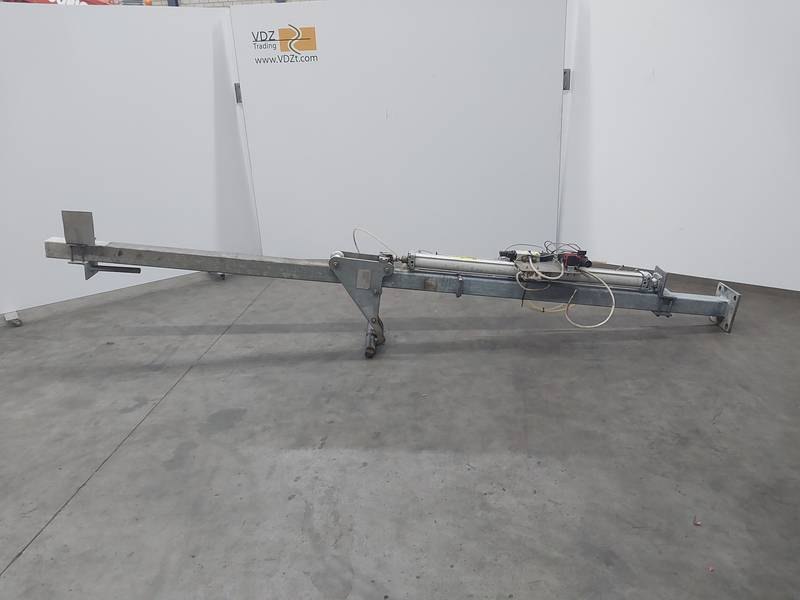 Hook lift