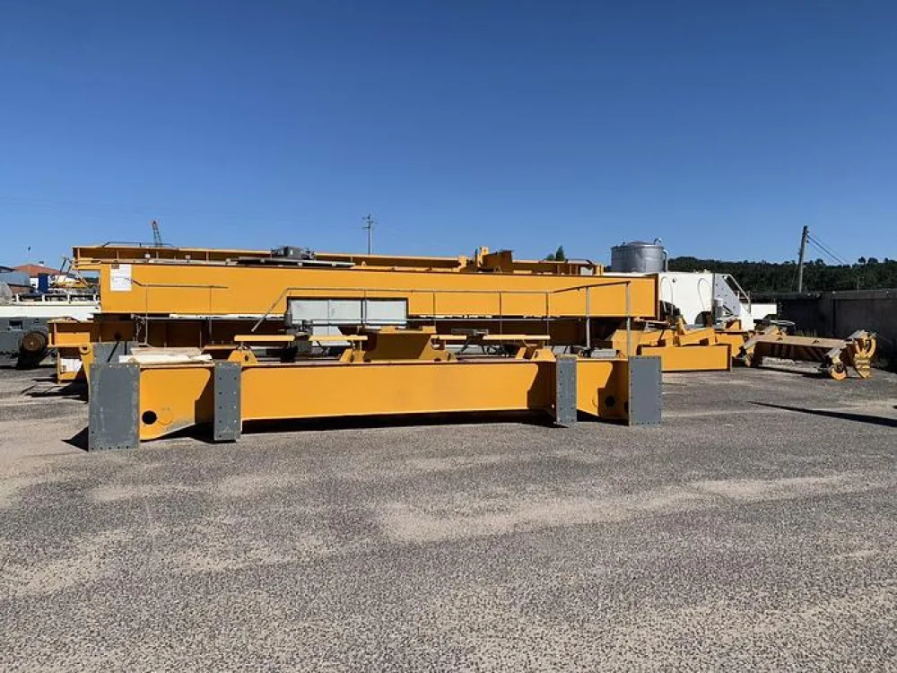 2017 Kumsan Pórtico Rolante 50 + 30 Ton